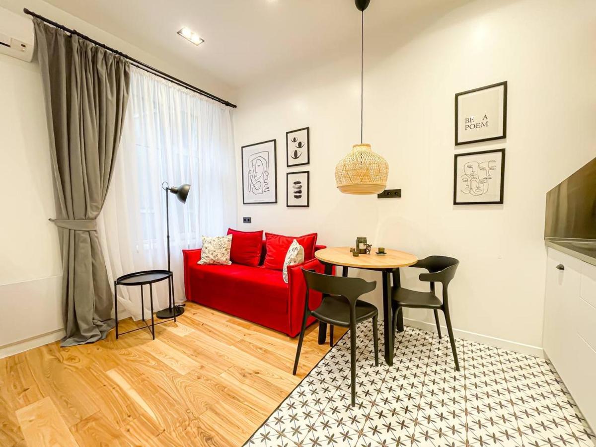 Poetry Apartments In The City Center Kharkiv Exterior photo